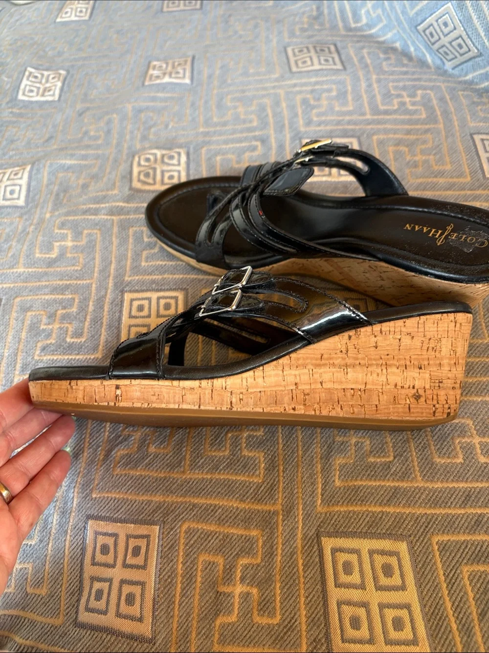 Cole Haan women’s Corby Thong II Black Patent Cork Wedge Sandals slip on 7.5B